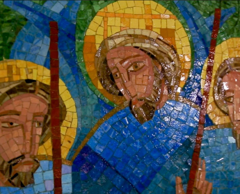 Acercamiento al mosaico de los apóstoles.
